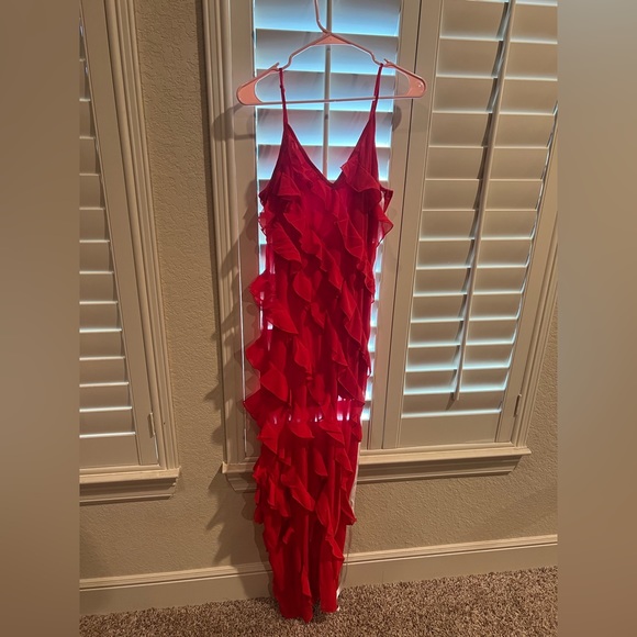 Misguided red ruffle maxi dress - Picture 2 of 2